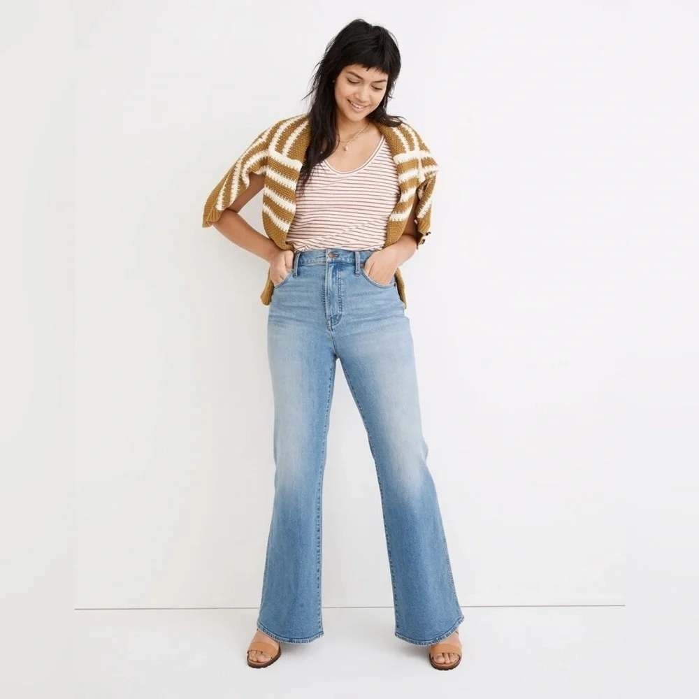 Madewell 11" High Rise Flare Jeans Light Wash Denim 26 CKP459784048